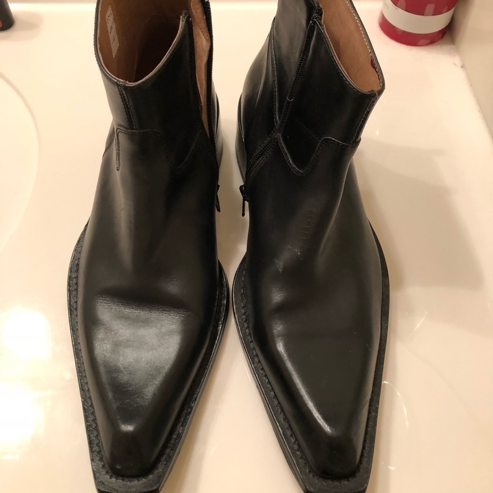 Black Pointed toe Boot